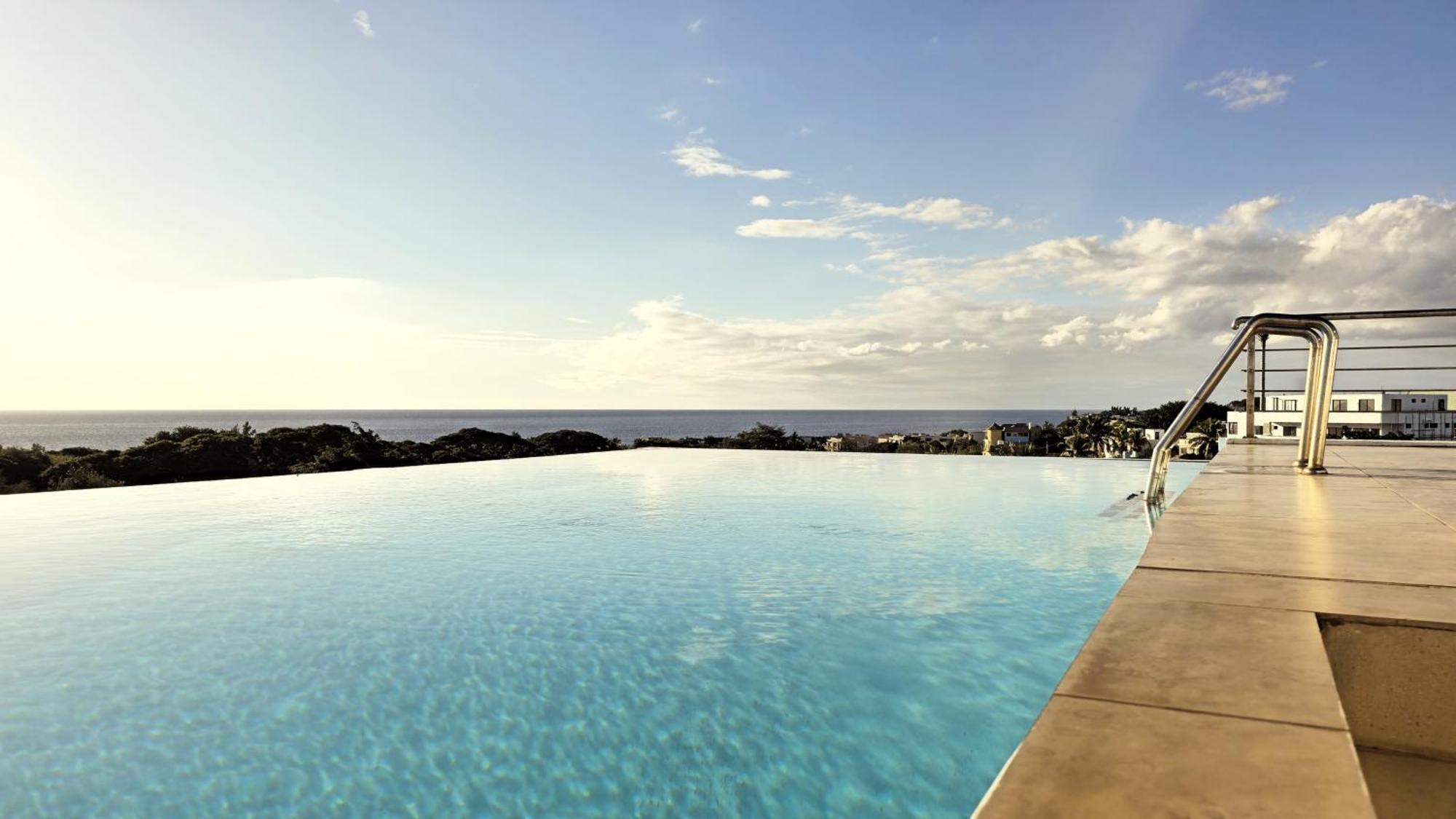 Ferienwohnung Luxury Penthouse With Infinity Pool & Stunning Sea View Flic-en-Flacq Exterior foto